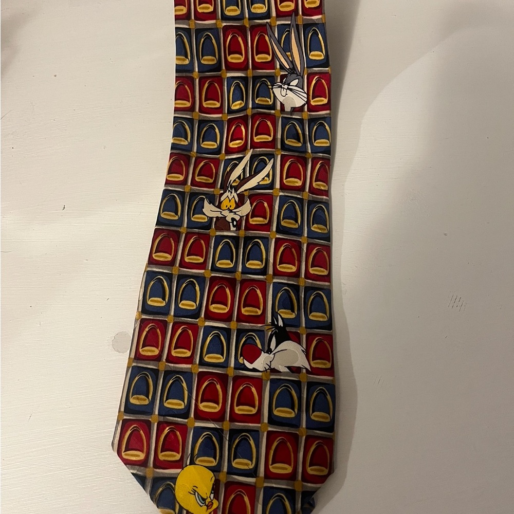 LOONEY TUNES MENS TIE RED BLUE AND GOLD TWEETY BIRD 100% Silk - Picture 2 of 5